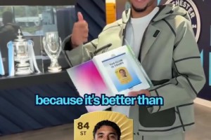 因扎吉遭遇本方球員鎖頭暴擊！場(chǎng)面竟然一時(shí)間十分歡樂！