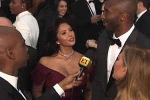 那年瓦妮莎的眼里 滿是對(duì)愛人藏不住的欣賞與愛意??