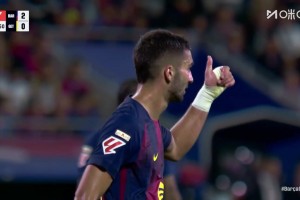 半場錯失帽子戲法！佩德里送長傳，費蘭單刀凌空爆射擊中橫梁！