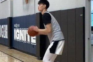 希望這次順利走出去！曾凡博此前發(fā)展聯(lián)盟訓(xùn)練：手感柔和彈跳出色