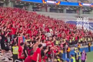 成都蓉城補(bǔ)時(shí)絕平申花守住榜首，5000+成都“遠(yuǎn)征軍”不白來!