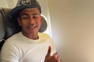 亞馬爾、拉菲尼亞、庫巴西前往巴黎，參加金球獎(jiǎng)?lì)C獎(jiǎng)典禮