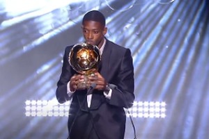實(shí)至名歸！官方：28歲法國前鋒登貝萊榮膺2025年金球獎??