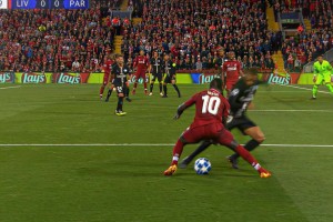 馬內：聽說這是你非常喜歡的過人動作？我也來試試！