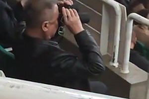 可惜火箭沒辦法簽?zāi)悖∫琅f是自由球員的威少，與保羅一起訓(xùn)練