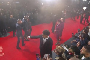 顏值炸裂??巴黎中場(chǎng)內(nèi)維斯的女友簡直超模級(jí)別，這艷壓群芳啊！