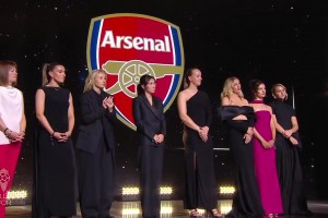 奪女足歐冠！官方：阿森納女足獲評(píng)2025年度最佳女足俱樂(lè)部