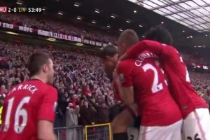 曼聯(lián)球迷回憶！埃弗拉助攻維迪奇，攻破利物浦球門