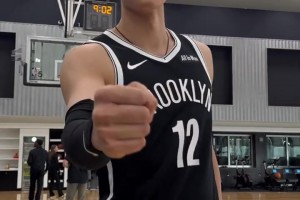 希望能留下來！曾凡博現(xiàn)身籃網(wǎng)媒體日，身披12號戰(zhàn)袍！