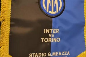 為了給隊(duì)友機(jī)會？?；倏嗣撘氯镜诙S被罰下，斯洛特看呆了！