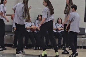 復(fù)出越來(lái)越近了？歐文訓(xùn)練八連中，投籃手型似乎有所調(diào)整