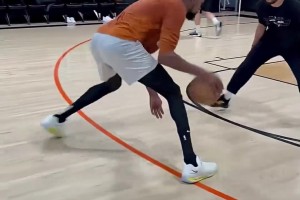 杜蘭特招牌變向過人技巧！幅度一定要大 ！??！