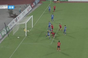 ??這球進(jìn)了嗎？中甲賽場驚現(xiàn)門線懸案，最終邊裁示意進(jìn)球有效