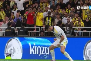 空中霸主！C羅前插門(mén)前頭球轟炸破門(mén)！攻入個(gè)人生涯第946球！