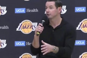 雷迪克談東契奇：他給自己建立了全新標(biāo)準(zhǔn)！非常興奮開啟新賽季！