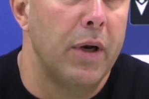 是誰？斯洛特：最后時刻某人決定沖出去打反擊，導(dǎo)致我們被絕殺