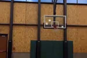 哈登近期訓練展現(xiàn)兇猛單打，新賽季放開掄？