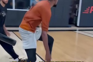 37歲還在進(jìn)步！杜蘭特訓(xùn)練展示最新單打跳步腳步！