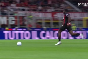 絕佳機會！普利西奇直塞撕破防線！福法納單刀左腳抽射打高了！
