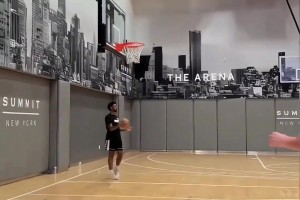 太陽隊(duì)訓(xùn)練賽也這么硬？！狄龍?布魯克斯這對抗強(qiáng)度！