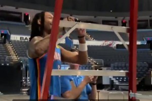 卡魯索拍攝定妝照，杰林威邊錄制視頻邊說：30歲老頭了！