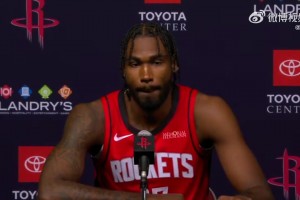 濃眉在獨(dú)行俠參加的第一個(gè)媒體日！和歐文聊的很開(kāi)心