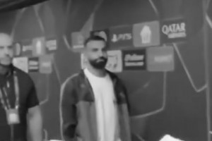 由于歐足聯(lián)的限制，薩拉赫拒絕在巴勒斯坦球衣上簽名