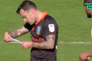 還能用嗎？戰(zhàn)術(shù)小紙條被對手搶了??