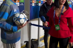 樸智星你還是那么愛曼聯(lián)！每一個細節(jié)，每一個眼神騙不了人