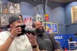 迷弟太多！這就是和庫(kù)里做隊(duì)友的快樂嗎????