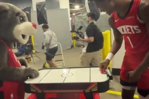 肌肉記憶？阿門怎么玩啥都是一直在防守??