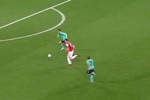 天才少年，瀟灑十足！19歲的小威脅面對巔峰哈白布不落下風(fēng)！