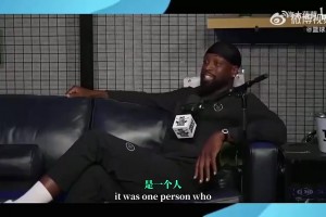 練得很刻苦！湖人訓練營首日，艾頓全身濕透，不停拿毛巾擦拭