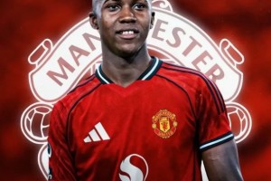 臨近比賽結(jié)束，巴薩的耐心傳遞，讓塞維利亞束手無(wú)策