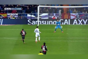 帥炸了！C羅連續(xù)腳跟磕球后轟進世界波！