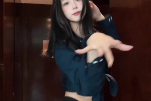 @林葳？卓識(shí)身穿短裙黑絲尬舞：敢跟別的女人說(shuō)話我就扇死你~