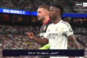 黃潛門將試圖干擾維尼修斯，姆巴佩看到后一把推開他