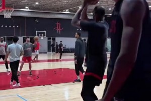 信手拈來！杜蘭特訓(xùn)練底角三分彈無虛發(fā)