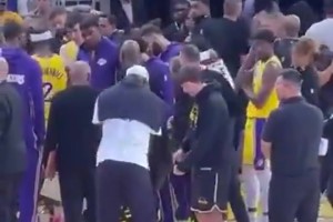 喬治娜一身黑色禮服參加晚宴，旁邊的是誰家小富婆呀??