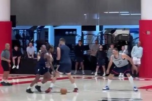 卡登連線 科林斯背扣！快船5v5隊(duì)內(nèi)對抗訓(xùn)練集錦