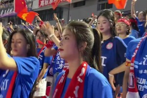 江西表妹！贛超上的美女球迷跳舞助威??