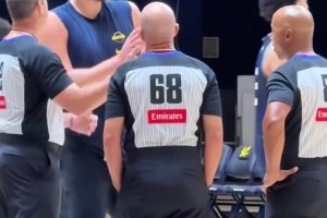 無死角備戰(zhàn)！約基奇和馬克戴維斯等裁判探討新賽季規(guī)則??