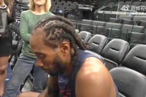 終于不用自己頂4號(hào)位了！小卡：科林斯能去防大尺寸的4號(hào)位甚至5號(hào)位