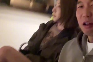 曹巖“假裝”關(guān)心大鵝：這么冷的天 你就穿這么少？凍感冒咋整？