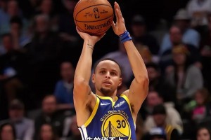 楊毅回答：庫里三分球能力遇到高水平防守會(huì)不會(huì)失效？