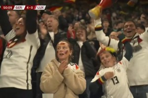 盧森堡禁區(qū)內(nèi)解圍不力！基米西門前打門雙響！德國4-0領(lǐng)先盧森堡