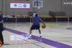 重劍無(wú)鋒！一起來(lái)看小卡的控球訓(xùn)練！這大手抓球看的太爽了！