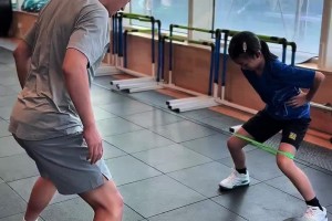 有天賦！劉維偉前妻曬女兒體能訓(xùn)練 教練直言“這哪是第一次上”