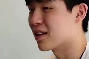 心理戰(zhàn)！楊瀚森試訓(xùn)中打爆8號(hào)秀杰明，氣的杰明不跟楊瀚森擊掌