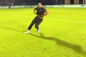 梅西保鏢凌空抽射破門！這慶祝動作也太夸張了??